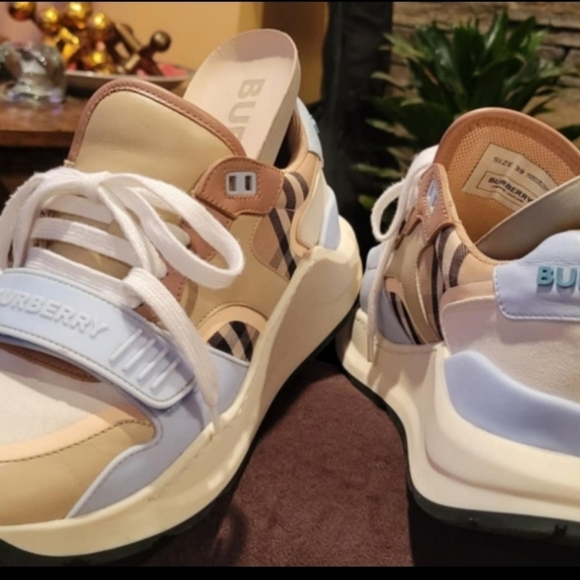 Burberry Sneakers - Picture 1 of 9